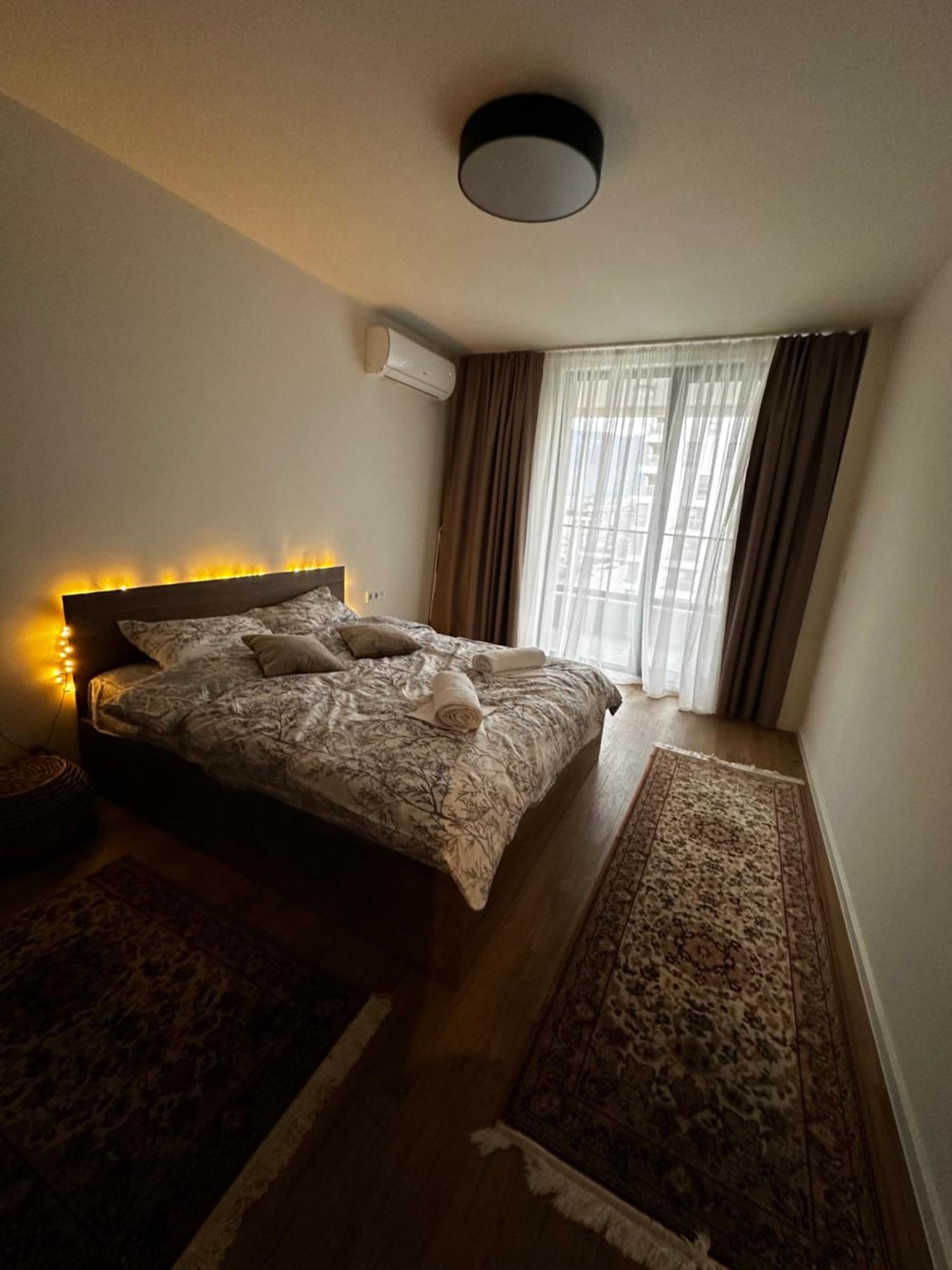 1br Modern Near The