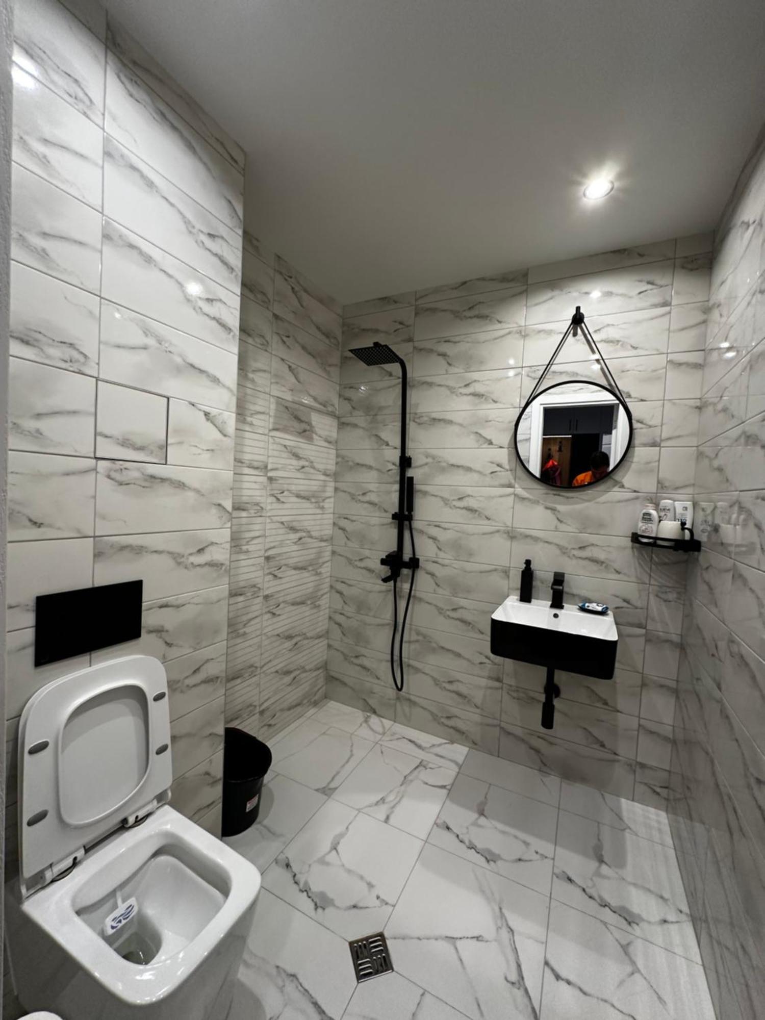 1br Modern Near The Apartemen